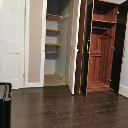 Neat Double Room London Eksteriør bilde